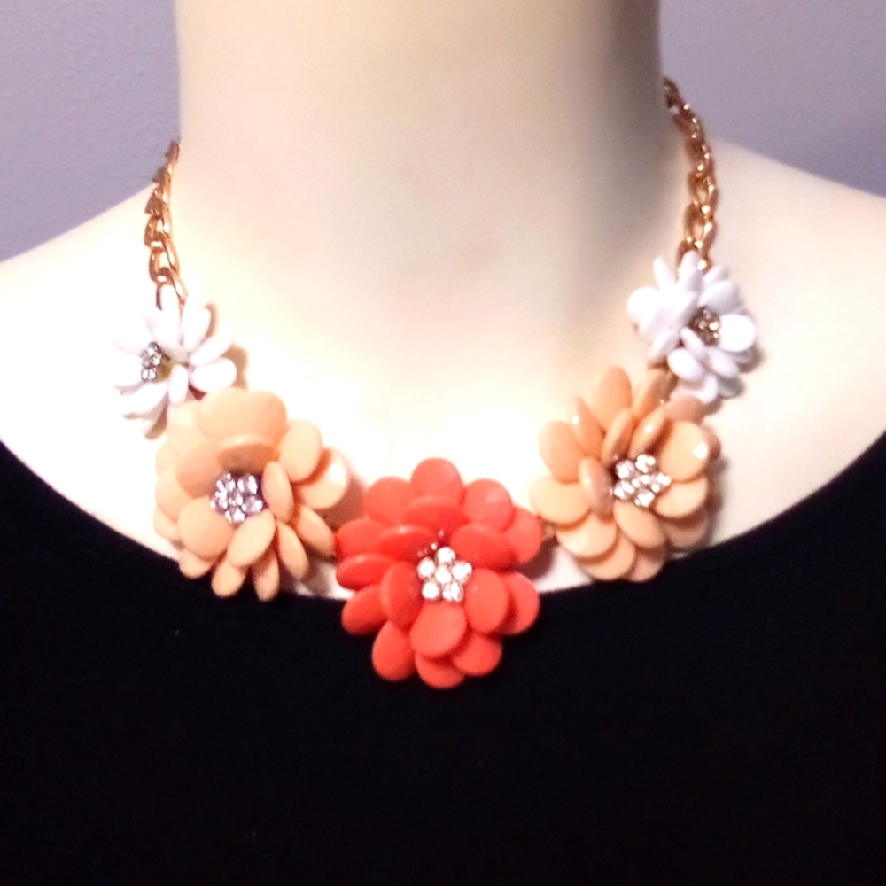 πHPπ Boho Flower Statement Necklace - Picture 1 of 8